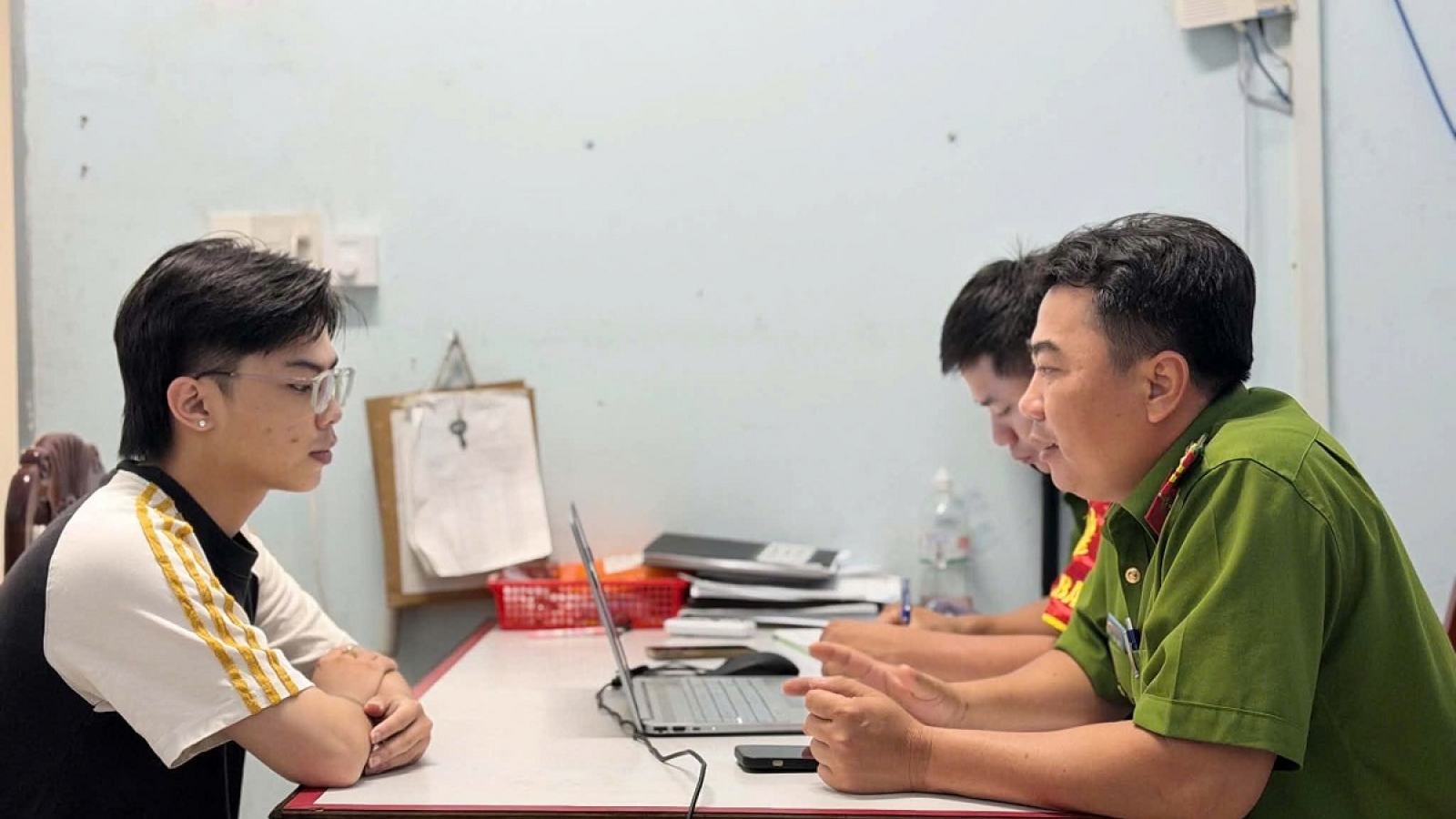 Bất ngờ nhận số tiền 4,5 tỷ đồng từ tài khoản lạ, người nhận trình báo công an
